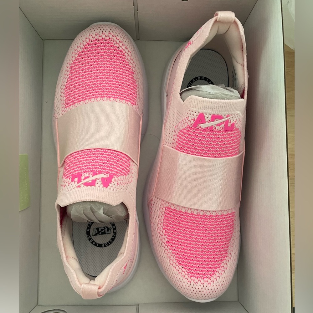 APL bliss in cushion pink. Brand new!